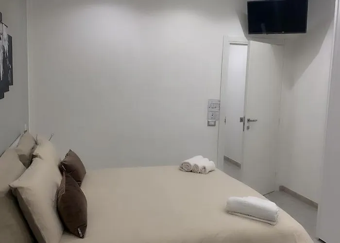 Affittacamere One Hundred 3*